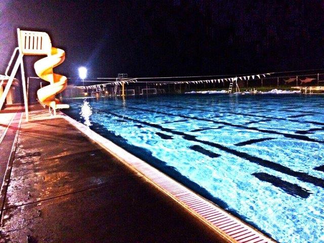 Photo by
        Lilikoi - In the wee hours of the morning :)